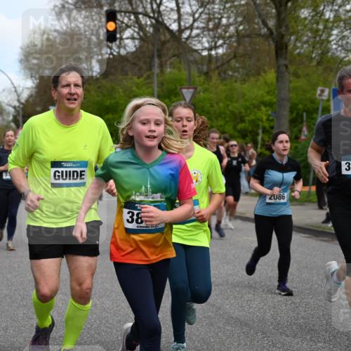 12.04.2026 - 45. Internationalen Wilhelmsburger Insellauf J. Mangold http://msf.ph/oto/9511099 12.04.2026 13:02:07 Ziel 2083, 5176, 4423, 2185, 5100, 4422, 2733, 4433, 2738, 3129, 3616, 5181, 5117, 3663, 5540, 5137, 4527, 4606, 5455, 4817, 4818, 4966, 4966, 2278, 2292, 2057, 5068, 3858, 3859, 4525, 4072, 2086, 5827, 4310, 4308, 5165, 4584, 5123, 5177, 5178, 5658, 5658, 4235, 3128, 5175, 3510, 4618, 4617, 4990, 3170, 4719, 4854, 3761, 4253, 5022, 4239, 3618, 3784, 5329, 5330, 4099, 4576, 4100 meine-sportfotos.de