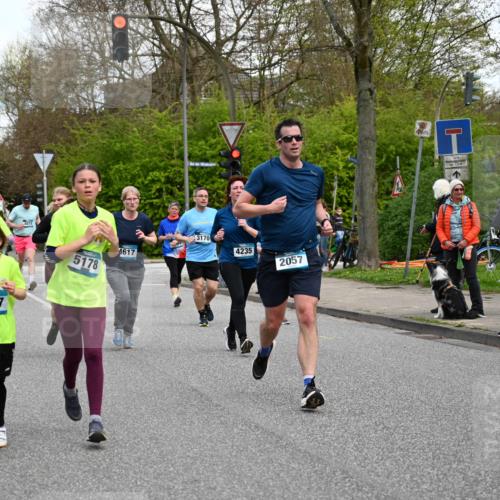12.04.2026 - 45. Internationalen Wilhelmsburger Insellauf J. Mangold http://msf.ph/oto/9511137 12.04.2026 13:02:13 Ziel 2185, 5100, 4422, 2733, 4433, 2738, 3129, 3616, 5181, 5117, 3663, 5540, 5137, 4527, 4606, 5455, 4817, 4818, 4966, 2278, 2292, 2057, 5068, 3858, 3859, 4525, 4072, 2086, 5827, 4310, 4308, 5165, 5165, 4584, 5123, 5177, 5178, 5658, 4235, 3128, 5175, 3510, 4618, 4617, 4990, 3170, 4719, 4854, 4990, 3170, 4719, 4854, 3761, 4253, 5022, 4239, 3618, 3784, 5329, 5330, 4099, 4576, 4100, 2023, 5091, 5072, 5061, 4858, 5730 meine-sportfotos.de
