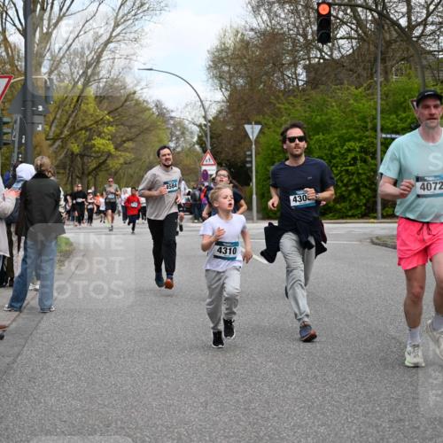 12.04.2026 - 45. Internationalen Wilhelmsburger Insellauf J. Mangold http://msf.ph/oto/9511165 12.04.2026 13:02:18 Ziel 4422, 2733, 4433, 2738, 3129, 3616, 5181, 5117, 3663, 5540, 5137, 4527, 4606, 5455, 4817, 4818, 4966, 2278, 2292, 2057, 5068, 3858, 3859, 4525, 4072, 2086, 5827, 4310, 4308, 5165, 4584, 5123, 5177, 5178, 5177, 5178, 5658, 4235, 3128, 5175, 3510, 4618, 4617, 4990, 3170, 4719, 4854, 3761, 4253, 5022, 4239, 3618, 3784, 5329, 5330, 4099, 3784, 5329, 5330, 4099, 4576, 4100, 2023, 5091, 5072, 5061, 4858, 5730, 4760, 5197, 5077, 5151, 4805, 4797 meine-sportfotos.de