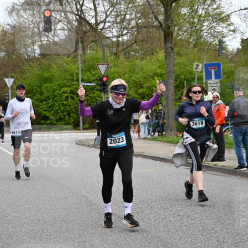 12.04.2026 - 45. Internationalen Wilhelmsburger Insellauf J. Mangold http://msf.ph/oto/9511214 12.04.2026 13:02:24 Ziel 3129, 3616, 5181, 5117, 3663, 5540, 5137, 4527, 4606, 5455, 4817, 4818, 4966, 2278, 2292, 2057, 5068, 3858, 3859, 4525, 4072, 2086, 5827, 4310, 4308, 5165, 4584, 5123, 5177, 5178, 5658, 4235, 3128, 5175, 3510, 4618, 4617, 4618, 4617, 4990, 3170, 4719, 4854, 3761, 4253, 5022, 4239, 3618, 3784, 5329, 5330, 4099, 4576, 4100, 2023, 5091, 5072, 5061, 4858, 5730, 4760, 5197, 5077, 5151, 4805, 4797, 4123, 4650, 5162, 4816 meine-sportfotos.de