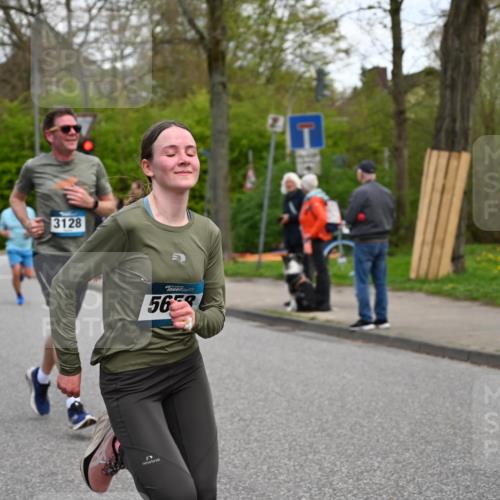12.04.2026 - 45. Internationalen Wilhelmsburger Insellauf J. Mangold http://msf.ph/oto/9511251 12.04.2026 13:02:29 Ziel 3663, 5540, 5137, 4527, 4606, 5455, 4817, 4818, 4966, 2278, 2292, 2057, 5068, 3858, 3859, 4525, 4072, 2086, 5827, 4310, 4308, 5165, 4584, 5123, 5177, 5178, 5658, 4235, 3128, 5175, 3510, 4618, 4617, 4990, 3170, 4719, 4854, 3761, 4253, 5022, 4239, 3618, 3784, 5329, 5330, 4099, 4576, 4100, 2023, 5091, 5072, 5061, 4858, 5730, 4760, 5197, 5077, 5151, 4805, 4797, 4123, 4650, 5162, 4816, 3454, 3062, 4523, 2704, 4413 meine-sportfotos.de
