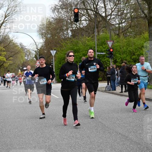 12.04.2026 - 45. Internationalen Wilhelmsburger Insellauf J. Mangold http://msf.ph/oto/9511261 12.04.2026 13:02:31 Ziel 4817, 4818, 4966, 2278, 2292, 2057, 5068, 3858, 3859, 4525, 4072, 2086, 5827, 4310, 4308, 5165, 4584, 5123, 5177, 5178, 5658, 4235, 3128, 5175, 3510, 4618, 4617, 4990, 3170, 4719, 4854, 3761, 4253, 5022, 4239, 3618, 3784, 5329, 5330, 4099, 4576, 4100, 4576, 4100, 2023, 5091, 5072, 5061, 4858, 5730, 4760, 5197, 5077, 5151, 4805, 4797, 4123, 4650, 5162, 4816, 3454, 3062, 4523, 2704, 4413, 5428, 2938, 5116, 4267, 2939 meine-sportfotos.de