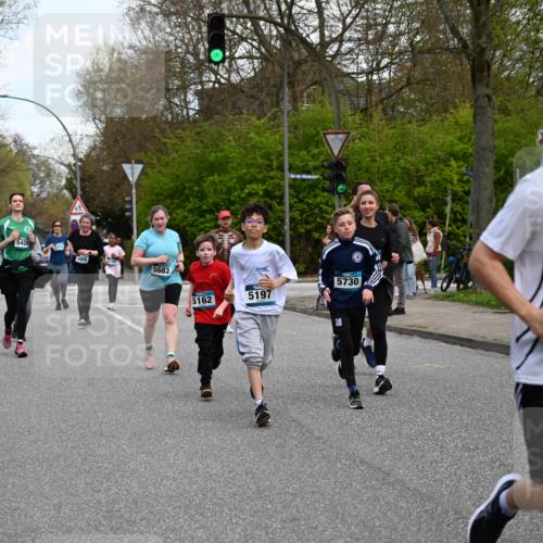 12.04.2026 - 45. Internationalen Wilhelmsburger Insellauf J. Mangold http://msf.ph/oto/9511368 12.04.2026 13:02:45 Ziel 4235, 3128, 5175, 3510, 4618, 4617, 4990, 3170, 4719, 4854, 3761, 4253, 5022, 4239, 3618, 3784, 5329, 5330, 4099, 4576, 4100, 2023, 5091, 5072, 5061, 4858, 5730, 4760, 5197, 5077, 5151, 4805, 4797, 4123, 4650, 4650, 5162, 4816, 3454, 3062, 4523, 2704, 4413, 5428, 2938, 5116, 4267, 2939, 5138, 3489, 3489, 5683, 5436, 3313, 5470, 4743, 4323, 3962, 3652 meine-sportfotos.de