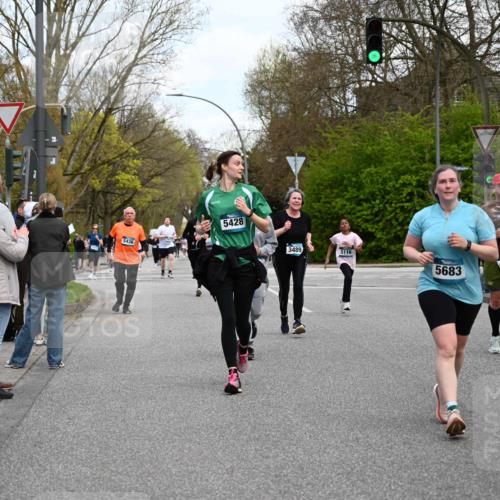 12.04.2026 - 45. Internationalen Wilhelmsburger Insellauf J. Mangold http://msf.ph/oto/9511388 12.04.2026 13:02:48 Ziel 4618, 4617, 4990, 3170, 4719, 4854, 3761, 4253, 5022, 4239, 3618, 3784, 5329, 5330, 4099, 4576, 4100, 2023, 5091, 5072, 5061, 4858, 5730, 4760, 5197, 5077, 5151, 4805, 4797, 4123, 4650, 5162, 4816, 5162, 4816, 3454, 3062, 4523, 2704, 4413, 5428, 2938, 5116, 4267, 2939, 5138, 3489, 5683, 5436, 3313, 5470, 4743, 4323, 3962, 3652 meine-sportfotos.de