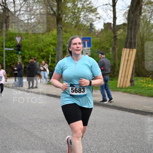 12.04.2026 - 45. Internationalen Wilhelmsburger Insellauf J. Mangold http://msf.ph/oto/9511401 12.04.2026 13:02:49 Ziel 4618, 4617, 4990, 3170, 4719, 4854, 3761, 4253, 5022, 4239, 3618, 3784, 5329, 5330, 4099, 4576, 4100, 2023, 5091, 5072, 5061, 4858, 5730, 4760, 5197, 5077, 5151, 4805, 4797, 4123, 4650, 5162, 4816, 3454, 3062, 4523, 2704, 4413, 5428, 2938, 5116, 4267, 2939, 5138, 3489, 5683, 5436, 3313, 5470, 4743, 4323, 3962, 3652, 2642 meine-sportfotos.de