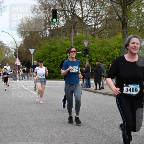 12.04.2026 - 45. Internationalen Wilhelmsburger Insellauf J. Mangold http://msf.ph/oto/9511409 12.04.2026 13:02:52 Ziel 4253, 5022, 4239, 3618, 3784, 5329, 5330, 4099, 4576, 4100, 2023, 5091, 5072, 5061, 4858, 5730, 4760, 5197, 5077, 5151, 4805, 4797, 4123, 4650, 5162, 4816, 3454, 3062, 4523, 2704, 4523, 2704, 4413, 5428, 2938, 5116, 4267, 2939, 5138, 3489, 5683, 5436, 3313, 5470, 4743, 4323, 3962, 3652, 2642, 4780, 5063, 2508 meine-sportfotos.de