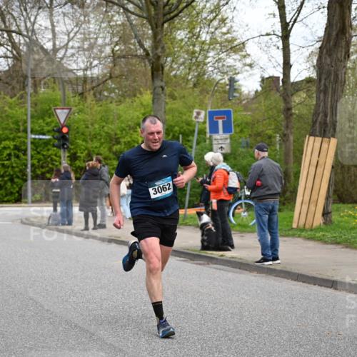 12.04.2026 - 45. Internationalen Wilhelmsburger Insellauf J. Mangold http://msf.ph/oto/9511434 12.04.2026 13:02:57 Ziel 2023, 5091, 5072, 5061, 4858, 5730, 4760, 5197, 5077, 5151, 4805, 4797, 4123, 4650, 5162, 4816, 3454, 3062, 4523, 2704, 4413, 5428, 2938, 5116, 4267, 2939, 5138, 3489, 3489, 5683, 5436, 3313, 5470, 4743, 4323, 3962, 3652, 3652, 2642, 4780, 5063, 2508, 5200, 5208, 4842, 2287, 4843, 4526 meine-sportfotos.de
