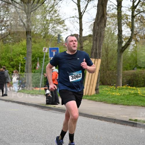 12.04.2026 - 45. Internationalen Wilhelmsburger Insellauf J. Mangold http://msf.ph/oto/9511442 12.04.2026 13:02:57 Ziel 2023, 5091, 5072, 5061, 4858, 5730, 4760, 5197, 5077, 5151, 4805, 4797, 4123, 4650, 5162, 4816, 3454, 3062, 4523, 2704, 4413, 5428, 2938, 5116, 4267, 2939, 5138, 3489, 3489, 5683, 5436, 3313, 5470, 4743, 4323, 3962, 3652, 3652, 2642, 4780, 5063, 2508, 5200, 5208, 4842, 2287, 4843, 4526 meine-sportfotos.de