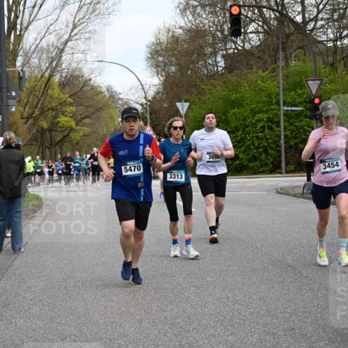 12.04.2026 - 45. Internationalen Wilhelmsburger Insellauf J. Mangold http://msf.ph/oto/9511452 12.04.2026 13:02:59 Ziel 5072, 5061, 4858, 5730, 4760, 5197, 5077, 5151, 4805, 4797, 4123, 4650, 5162, 4816, 3454, 3062, 4523, 2704, 4413, 5428, 2938, 5116, 4267, 2939, 5138, 3489, 5683, 5683, 5436, 3313, 5470, 4743, 4323, 3962, 3652, 2642, 4780, 5063, 2508, 5200, 5208, 4842, 2287, 4843, 4526, 5475, 2007, 3523 meine-sportfotos.de