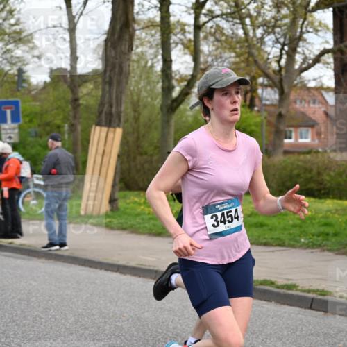 12.04.2026 - 45. Internationalen Wilhelmsburger Insellauf J. Mangold http://msf.ph/oto/9511465 12.04.2026 13:03:00 Ziel 5061, 4858, 5730, 4760, 5197, 5077, 5151, 4805, 4797, 4123, 4650, 5162, 4816, 3454, 3062, 4523, 2704, 4413, 5428, 2938, 5116, 4267, 2939, 5138, 3489, 5683, 5436, 3313, 5470, 4743, 4323, 3962, 3652, 2642, 4780, 5063, 2508, 5200, 5208, 4842, 2287, 4843, 4526, 5475, 2007, 3523, 4217, 5433 meine-sportfotos.de