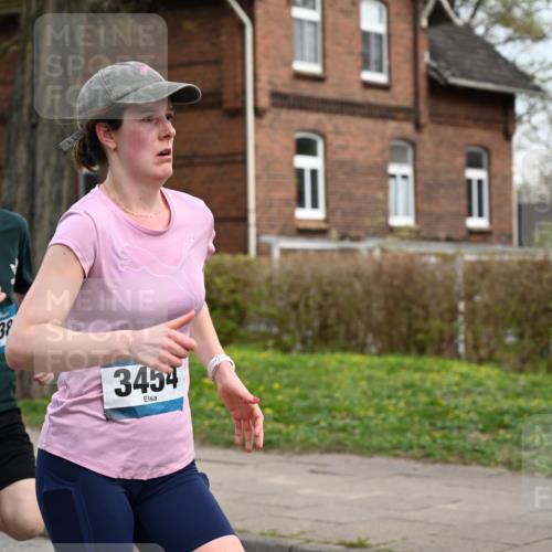 12.04.2026 - 45. Internationalen Wilhelmsburger Insellauf J. Mangold http://msf.ph/oto/9511469 12.04.2026 13:03:01 Ziel 5061, 4858, 5730, 4760, 5197, 5077, 5151, 4805, 4797, 4123, 4650, 5162, 4816, 3454, 3062, 4523, 2704, 4413, 5428, 2938, 5116, 4267, 2939, 5138, 3489, 5683, 5436, 3313, 5470, 4743, 4323, 3962, 3652, 2642, 2642, 4780, 5063, 2508, 5200, 5208, 4842, 2287, 4843, 4526, 5475, 2007, 3523, 4217, 5433, 5430, 5105 meine-sportfotos.de
