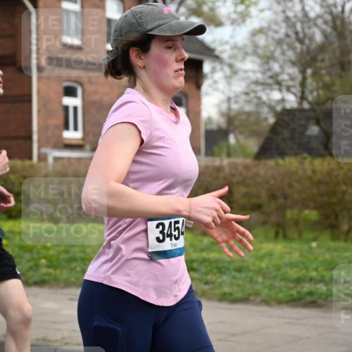 12.04.2026 - 45. Internationalen Wilhelmsburger Insellauf J. Mangold http://msf.ph/oto/9511471 12.04.2026 13:03:01 Ziel 5061, 4858, 5730, 4760, 5197, 5077, 5151, 4805, 4797, 4123, 4650, 5162, 4816, 3454, 3062, 4523, 2704, 4413, 5428, 2938, 5116, 4267, 2939, 5138, 3489, 5683, 5436, 3313, 5470, 4743, 4323, 3962, 3652, 2642, 2642, 4780, 5063, 2508, 5200, 5208, 4842, 2287, 4843, 4526, 5475, 2007, 3523, 4217, 5433, 5430, 5105 meine-sportfotos.de
