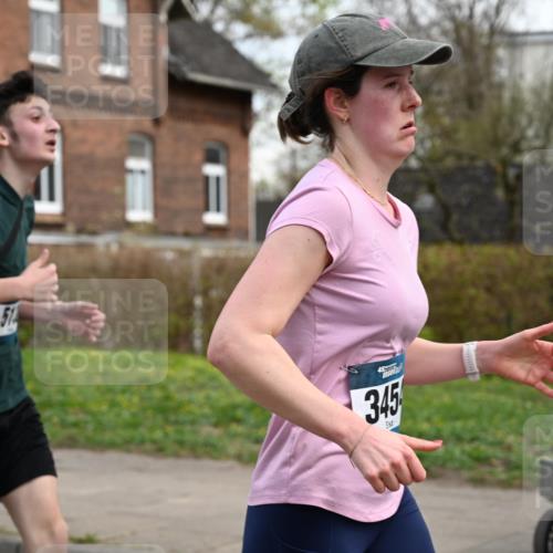12.04.2026 - 45. Internationalen Wilhelmsburger Insellauf J. Mangold http://msf.ph/oto/9511472 12.04.2026 13:03:01 Ziel 5061, 4858, 5730, 4760, 5197, 5077, 5151, 4805, 4797, 4123, 4650, 5162, 4816, 3454, 3062, 4523, 2704, 4413, 5428, 2938, 5116, 4267, 2939, 5138, 3489, 5683, 5436, 3313, 5470, 4743, 4323, 3962, 3652, 2642, 2642, 4780, 5063, 2508, 5200, 5208, 4842, 2287, 4843, 4526, 5475, 2007, 3523, 4217, 5433, 5430, 5105 meine-sportfotos.de