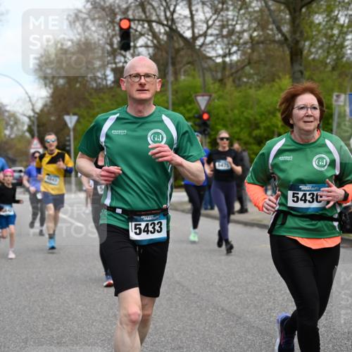 12.04.2026 - 45. Internationalen Wilhelmsburger Insellauf J. Mangold http://msf.ph/oto/9511536 12.04.2026 13:03:19 Ziel 5428, 2938, 5116, 4267, 2939, 5138, 3489, 5683, 5436, 3313, 5470, 4743, 4323, 3962, 3652, 2642, 4780, 5063, 2508, 5200, 5208, 5208, 4842, 2287, 4843, 4526, 5475, 2007, 3523, 4217, 5433, 5430, 5105, 2580, 2412, 5448, 5150, 5668, 5198, 4372, 3737, 3736, 4373, 3883, 5662, 5252, 4032, 4345, 2369, 3768, 5155 meine-sportfotos.de