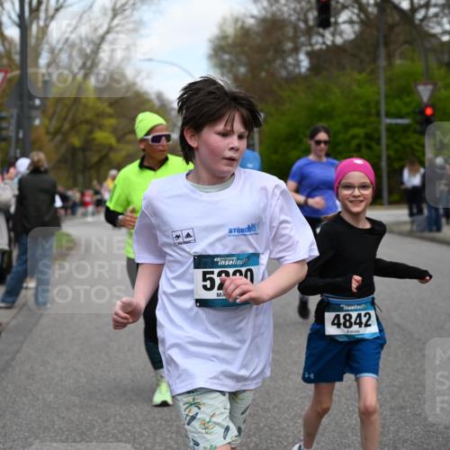 12.04.2026 - 45. Internationalen Wilhelmsburger Insellauf J. Mangold http://msf.ph/oto/9511559 12.04.2026 13:03:23 Ziel 5683, 5436, 3313, 5470, 4743, 4323, 3962, 3652, 2642, 4780, 5063, 2508, 5200, 5208, 4842, 2287, 4843, 4526, 5475, 2007, 3523, 4217, 5433, 5430, 5105, 2580, 2412, 5448, 5150, 5668, 5198, 4372, 3737, 3736, 4373, 3883, 5662, 5252, 5252, 4032, 4345, 2369, 3768, 5155, 4226, 5250, 4247, 2715, 4260, 3034 meine-sportfotos.de