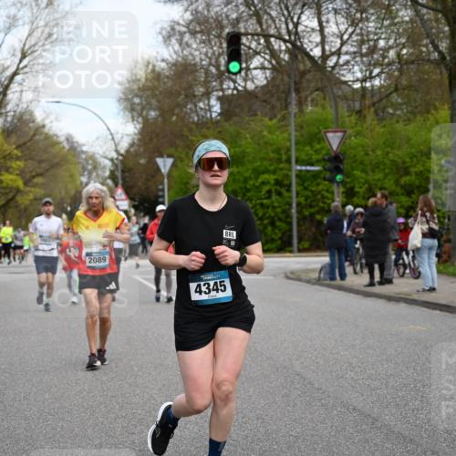 12.04.2026 - 45. Internationalen Wilhelmsburger Insellauf J. Mangold http://msf.ph/oto/9511594 12.04.2026 13:03:34 Ziel 3652, 2642, 4780, 5063, 2508, 5200, 5208, 4842, 2287, 4843, 4526, 5475, 2007, 3523, 4217, 5433, 5430, 5105, 2580, 2412, 5448, 5150, 5668, 5198, 4372, 3737, 3736, 4373, 3883, 5662, 5662, 5252, 4032, 4345, 2369, 3768, 5155, 4226, 5250, 4247, 2715, 4260, 3034, 3034, 5469, 2128, 5667, 2089, 3870, 5193, 2307, 5257 meine-sportfotos.de