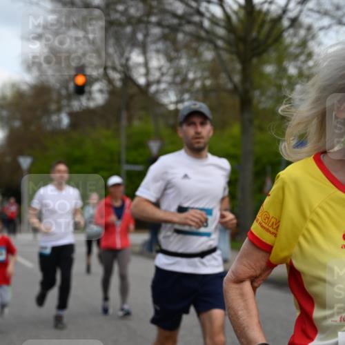 12.04.2026 - 45. Internationalen Wilhelmsburger Insellauf J. Mangold http://msf.ph/oto/9511620 12.04.2026 13:03:38 Ziel 2642, 4780, 5063, 2508, 5200, 5208, 4842, 2287, 4843, 4526, 5475, 2007, 3523, 4217, 5433, 5430, 5105, 2580, 2412, 5448, 5150, 5668, 5198, 4372, 3737, 3736, 4373, 3883, 5662, 5252, 4032, 4345, 4345, 2369, 3768, 5155, 4226, 5250, 4247, 2715, 4260, 3034, 5469, 2128, 5667, 2089, 3870, 5193, 2307, 5257, 4647, 5565, 4600, 5474, 4653 meine-sportfotos.de