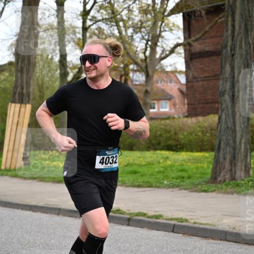 12.04.2026 - 45. Internationalen Wilhelmsburger Insellauf J. Mangold http://msf.ph/oto/9511686 12.04.2026 13:03:47 Ziel 5475, 2007, 3523, 4217, 5433, 5430, 5105, 2580, 2412, 5448, 5150, 5668, 5198, 4372, 3737, 3736, 4373, 3883, 5662, 5252, 4032, 4345, 2369, 3768, 5155, 4226, 5250, 4247, 2715, 4260, 3034, 5469, 2128, 5667, 2089, 3870, 5193, 2307, 5257, 4647, 5565, 4600, 5474, 4653, 5420, 5599, 5620, 4951, 4115, 4351, 4125 meine-sportfotos.de