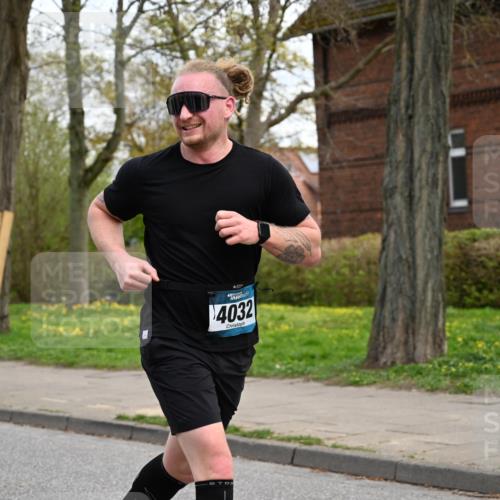 12.04.2026 - 45. Internationalen Wilhelmsburger Insellauf J. Mangold http://msf.ph/oto/9511687 12.04.2026 13:03:47 Ziel 5475, 2007, 3523, 4217, 5433, 5430, 5105, 2580, 2412, 5448, 5150, 5668, 5198, 4372, 3737, 3736, 4373, 3883, 5662, 5252, 4032, 4345, 2369, 3768, 5155, 4226, 5250, 4247, 2715, 4260, 3034, 5469, 2128, 5667, 2089, 3870, 5193, 2307, 5257, 4647, 5565, 4600, 5474, 4653, 5420, 5599, 5620, 4951, 4115, 4351, 4125 meine-sportfotos.de