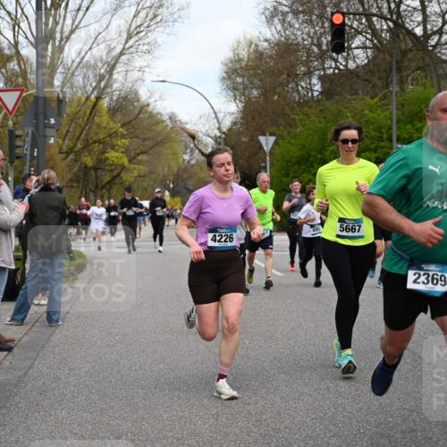 12.04.2026 - 45. Internationalen Wilhelmsburger Insellauf J. Mangold http://msf.ph/oto/9511701 12.04.2026 13:03:49 Ziel 4217, 5433, 5430, 5105, 2580, 2412, 5448, 5150, 5668, 5198, 4372, 3737, 3736, 4373, 3883, 5662, 5252, 4032, 4345, 2369, 3768, 5155, 4226, 5250, 4247, 2715, 4260, 3034, 5469, 2128, 5667, 2089, 5469, 2128, 5667, 2089, 3870, 5193, 2307, 5257, 4647, 5565, 4600, 5474, 4653, 5420, 5599, 5620, 4951, 4115, 4351, 4125 meine-sportfotos.de