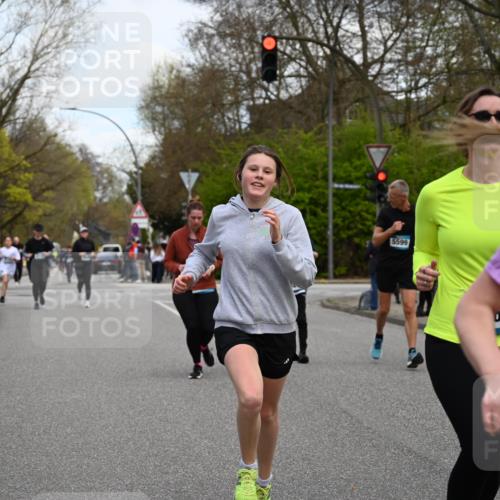 12.04.2026 - 45. Internationalen Wilhelmsburger Insellauf J. Mangold http://msf.ph/oto/9511714 12.04.2026 13:03:51 Ziel 2580, 2412, 5448, 5150, 5668, 5198, 4372, 3737, 3736, 4373, 3883, 5662, 5252, 4032, 4345, 2369, 3768, 5155, 4226, 5250, 4247, 2715, 4260, 3034, 5469, 2128, 5667, 2089, 3870, 5193, 2307, 5257, 4647, 5565, 4600, 5474, 4653, 5420, 5599, 5420, 5599, 5620, 4951, 4115, 4351, 4125, 5248 meine-sportfotos.de