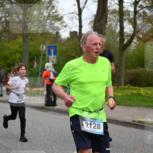 12.04.2026 - 45. Internationalen Wilhelmsburger Insellauf J. Mangold http://msf.ph/oto/9511726 12.04.2026 13:03:54 Ziel 5668, 5198, 4372, 3737, 3736, 4373, 3883, 5662, 5252, 4032, 4345, 2369, 3768, 5155, 4226, 5250, 4247, 2715, 4260, 3034, 5469, 2128, 5667, 2089, 3870, 5193, 5193, 2307, 5257, 4647, 5565, 4600, 5474, 4653, 5420, 5599, 5620, 4951, 4115, 4351, 4125, 5248, 5064 meine-sportfotos.de