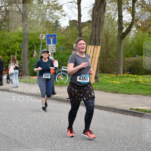 12.04.2026 - 45. Internationalen Wilhelmsburger Insellauf J. Mangold http://msf.ph/oto/9511729 12.04.2026 13:03:56 Ziel 5662, 5252, 4032, 4345, 2369, 3768, 5155, 4226, 5250, 4247, 2715, 4260, 3034, 5469, 2128, 5667, 2089, 3870, 5193, 2307, 5257, 4647, 5565, 4600, 5474, 4653, 5420, 5599, 5620, 4951, 4115, 4351, 4351, 4125, 5248, 5064, 4048, 5423, 5066, 5458, 5728 meine-sportfotos.de