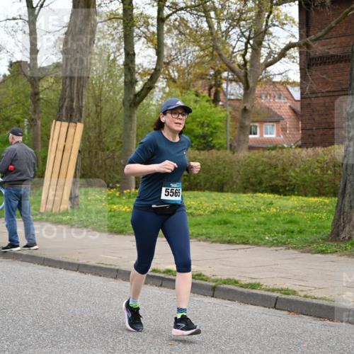 12.04.2026 - 45. Internationalen Wilhelmsburger Insellauf J. Mangold http://msf.ph/oto/9511743 12.04.2026 13:03:58 Ziel 5662, 5252, 4032, 4345, 2369, 3768, 5155, 4226, 5250, 4247, 2715, 4260, 3034, 5469, 2128, 5667, 2089, 3870, 5193, 2307, 5257, 5257, 4647, 5565, 4600, 5474, 4653, 5420, 5599, 5620, 4951, 4115, 4351, 4125, 5248, 5064, 4048, 5423, 5066, 5458, 5728 meine-sportfotos.de