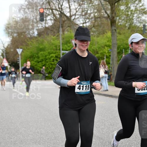 12.04.2026 - 45. Internationalen Wilhelmsburger Insellauf J. Mangold http://msf.ph/oto/9511762 12.04.2026 13:04:01 Ziel 4032, 4345, 2369, 3768, 5155, 4226, 5250, 4247, 2715, 4260, 3034, 5469, 2128, 5667, 2089, 3870, 5193, 2307, 5257, 4647, 5565, 4600, 5474, 4653, 5420, 5599, 5620, 4951, 4115, 4351, 4125, 5248, 5064, 4048, 5423, 5066, 5458, 5728, 5724, 2798 meine-sportfotos.de
