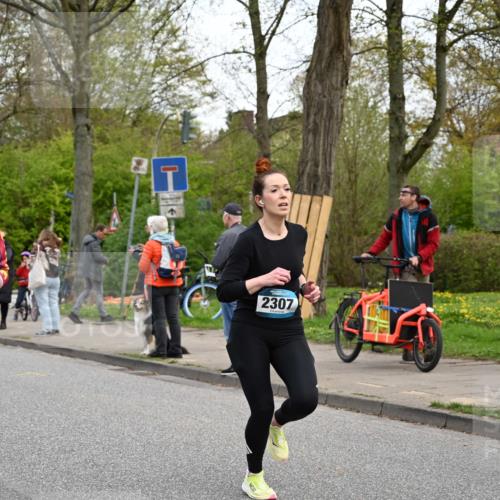12.04.2026 - 45. Internationalen Wilhelmsburger Insellauf J. Mangold http://msf.ph/oto/9511784 12.04.2026 13:04:04 Ziel 2369, 3768, 5155, 4226, 5250, 4247, 2715, 4260, 3034, 5469, 2128, 5667, 2089, 3870, 5193, 2307, 5257, 4647, 5565, 4600, 5474, 4653, 5420, 5599, 5620, 5620, 4951, 4115, 4351, 4125, 5248, 5064, 4048, 5423, 5066, 5458, 5728, 5724, 2798, 5088 meine-sportfotos.de