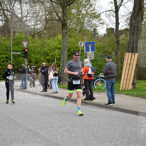 12.04.2026 - 45. Internationalen Wilhelmsburger Insellauf J. Mangold http://msf.ph/oto/9511788 12.04.2026 13:04:06 Ziel 3768, 5155, 4226, 5250, 4247, 2715, 4260, 3034, 5469, 2128, 5667, 2089, 3870, 5193, 2307, 5257, 4647, 5565, 4600, 5474, 4653, 5420, 5599, 5620, 4951, 4115, 4351, 4125, 5248, 5064, 5064, 4048, 5423, 5066, 5458, 5728, 5724, 2798, 5088 meine-sportfotos.de