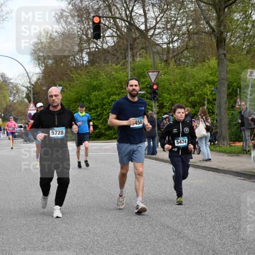 12.04.2026 - 45. Internationalen Wilhelmsburger Insellauf J. Mangold http://msf.ph/oto/9511806 12.04.2026 13:04:08 Ziel 4226, 5250, 4247, 2715, 4260, 3034, 5469, 2128, 5667, 2089, 3870, 5193, 2307, 5257, 4647, 5565, 4600, 5474, 4653, 5420, 5599, 5620, 4951, 4115, 4351, 4351, 4125, 5248, 5064, 4048, 5423, 5066, 5458, 5728, 5066, 5458, 5728, 5724, 2798, 5088 meine-sportfotos.de