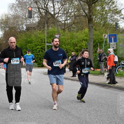 12.04.2026 - 45. Internationalen Wilhelmsburger Insellauf J. Mangold http://msf.ph/oto/9511812 12.04.2026 13:04:09 Ziel 4226, 5250, 4247, 2715, 4260, 3034, 5469, 2128, 5667, 2089, 3870, 5193, 2307, 5257, 4647, 5565, 4600, 5474, 4653, 5420, 5599, 5620, 4951, 4115, 4351, 4125, 4125, 5248, 5064, 4048, 5423, 5066, 5458, 5728, 5724, 2798, 5088, 5864, 3964, 2891 meine-sportfotos.de