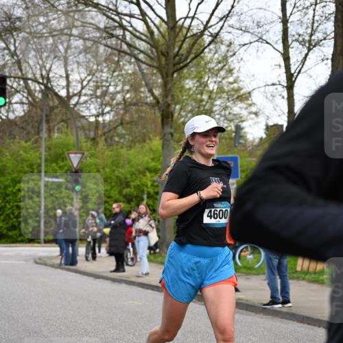 12.04.2026 - 45. Internationalen Wilhelmsburger Insellauf J. Mangold http://msf.ph/oto/9511829 12.04.2026 13:04:12 Ziel 5469, 2128, 5667, 2089, 3870, 5193, 2307, 5257, 4647, 5565, 4600, 5474, 4653, 5420, 5599, 5620, 4951, 4115, 4351, 4125, 5248, 5064, 4048, 5423, 5066, 5458, 5728, 5724, 2798, 2798, 5088, 5864, 3964, 2891, 4314, 5096, 5808, 5477 meine-sportfotos.de
