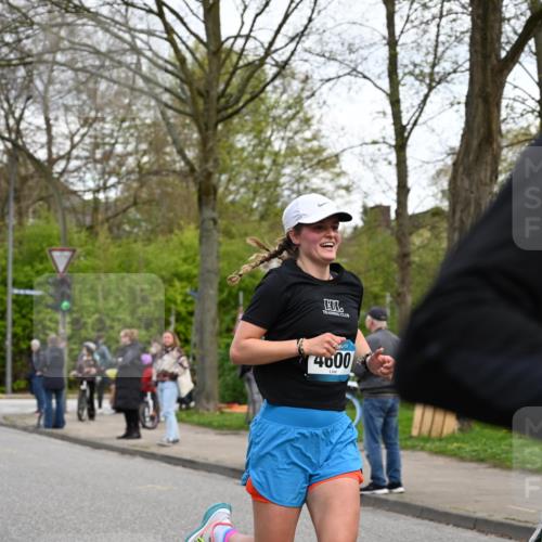 12.04.2026 - 45. Internationalen Wilhelmsburger Insellauf J. Mangold http://msf.ph/oto/9511830 12.04.2026 13:04:12 Ziel 5469, 2128, 5667, 2089, 3870, 5193, 2307, 5257, 4647, 5565, 4600, 5474, 4653, 5420, 5599, 5620, 4951, 4115, 4351, 4125, 5248, 5064, 4048, 5423, 5066, 5458, 5728, 5724, 2798, 2798, 5088, 5864, 3964, 2891, 4314, 5096, 5808, 5477 meine-sportfotos.de