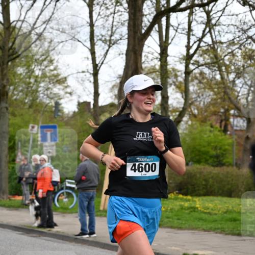 12.04.2026 - 45. Internationalen Wilhelmsburger Insellauf J. Mangold http://msf.ph/oto/9511833 12.04.2026 13:04:12 Ziel 5469, 2128, 5667, 2089, 3870, 5193, 2307, 5257, 4647, 5565, 4600, 5474, 4653, 5420, 5599, 5620, 4951, 4115, 4351, 4125, 5248, 5064, 4048, 5423, 5066, 5458, 5728, 5724, 2798, 2798, 5088, 5864, 3964, 2891, 4314, 5096, 5808, 5477 meine-sportfotos.de