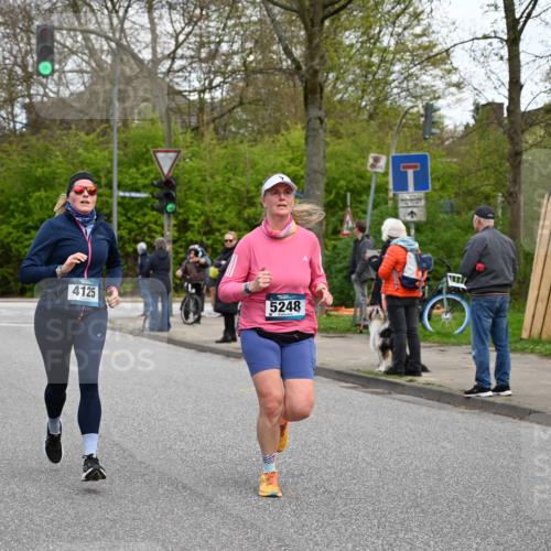 12.04.2026 - 45. Internationalen Wilhelmsburger Insellauf J. Mangold http://msf.ph/oto/9511845 12.04.2026 13:04:17 Ziel 3870, 5193, 2307, 5257, 4647, 5565, 4600, 5474, 4653, 5420, 5599, 5620, 4951, 4115, 4351, 4125, 5248, 5064, 4048, 5423, 5066, 5458, 5728, 5724, 2798, 5088, 5864, 3964, 2891, 4314, 5096, 5808, 5477, 3068, 5144 meine-sportfotos.de