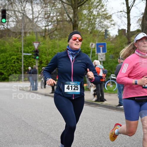 12.04.2026 - 45. Internationalen Wilhelmsburger Insellauf J. Mangold http://msf.ph/oto/9511853 12.04.2026 13:04:18 Ziel 5193, 2307, 5257, 4647, 5565, 4600, 5474, 4653, 5420, 5599, 5620, 4951, 4115, 4351, 4125, 5248, 5064, 5064, 4048, 5423, 5066, 5458, 5728, 5724, 2798, 5088, 5864, 3964, 2891, 4314, 5096, 5808, 5477, 3068, 5144, 5002 meine-sportfotos.de