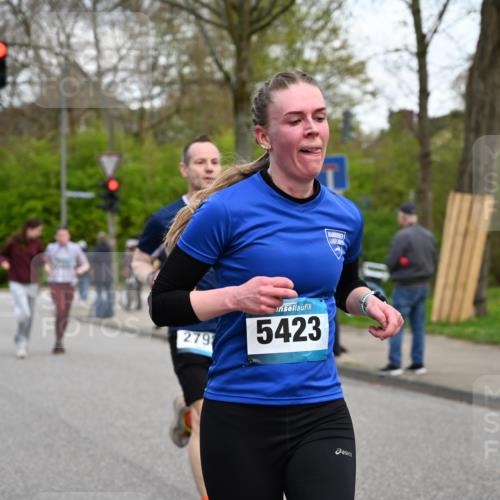 12.04.2026 - 45. Internationalen Wilhelmsburger Insellauf J. Mangold http://msf.ph/oto/9511868 12.04.2026 13:04:27 Ziel 4600, 5474, 4653, 5420, 5599, 5620, 4951, 4115, 4351, 4125, 5248, 5064, 4048, 5423, 5066, 5458, 5728, 5724, 2798, 5088, 5864, 3964, 2891, 4314, 5096, 5808, 5477, 3068, 5144, 5144, 5002, 5427, 4610, 5128, 5098, 5235, 5234, 5504, 2139, 3001, 2443 meine-sportfotos.de