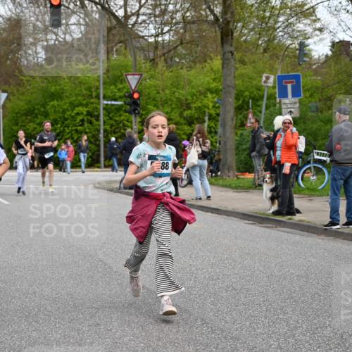 12.04.2026 - 45. Internationalen Wilhelmsburger Insellauf J. Mangold http://msf.ph/oto/9511908 12.04.2026 13:04:33 Ziel 4351, 4125, 5248, 5064, 4048, 5423, 5066, 5458, 5728, 5724, 2798, 5088, 5864, 3964, 2891, 5864, 3964, 2891, 4314, 5096, 5808, 5477, 3068, 5144, 5002, 5427, 4610, 4610, 5128, 5098, 5235, 5234, 5504, 2139, 3001, 2443, 5862, 5110, 4892, 5752 meine-sportfotos.de
