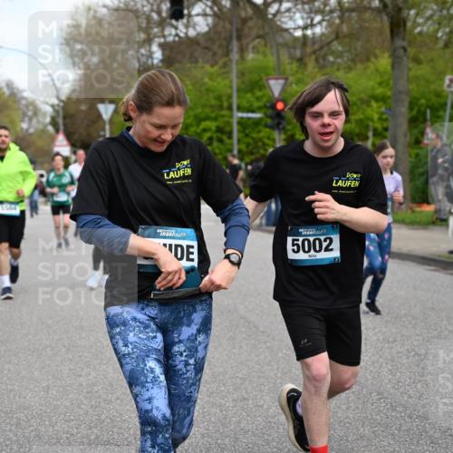 12.04.2026 - 45. Internationalen Wilhelmsburger Insellauf J. Mangold http://msf.ph/oto/9511972 12.04.2026 13:04:41 Ziel 5064, 4048, 5423, 5066, 5458, 5728, 5724, 2798, 5088, 5864, 3964, 2891, 4314, 5096, 5808, 5477, 3068, 5144, 5002, 5427, 4610, 5128, 5098, 5235, 5234, 5504, 2139, 3001, 2443, 5862, 5110, 4892, 5862, 5110, 4892, 5752, 3817, 5580, 2433, 5102 meine-sportfotos.de