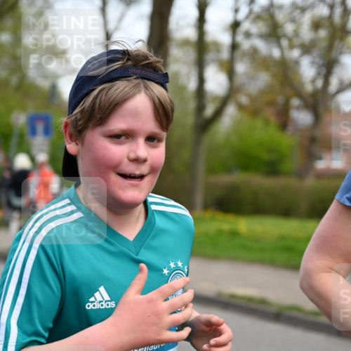 12.04.2026 - 45. Internationalen Wilhelmsburger Insellauf J. Mangold http://msf.ph/oto/9512016 12.04.2026 13:04:51 Ziel 5088, 5864, 3964, 2891, 4314, 5096, 5808, 5477, 3068, 5144, 5002, 5427, 4610, 5128, 5098, 5235, 5234, 5504, 2139, 3001, 2443, 3001, 2443, 5862, 5110, 4892, 5752, 3817, 5580, 5580, 2433, 5102, 5295, 3025, 3030, 5476, 4105, 3934, 5597, 5249 meine-sportfotos.de
