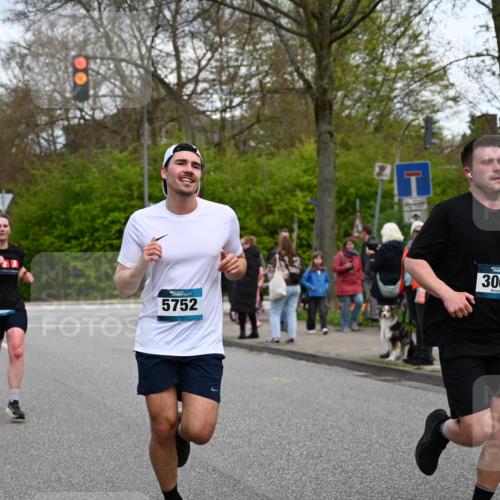 12.04.2026 - 45. Internationalen Wilhelmsburger Insellauf J. Mangold http://msf.ph/oto/9512050 12.04.2026 13:04:56 Ziel 5864, 3964, 2891, 4314, 5096, 5808, 5477, 3068, 5144, 5002, 5427, 4610, 5128, 5098, 5235, 5234, 5504, 2139, 3001, 2443, 5862, 5110, 4892, 5752, 5752, 3817, 5580, 2433, 5102, 5295, 3025, 3030, 3025, 3030, 5476, 4105, 3934, 5597, 5249, 5263, 5414, 4126 meine-sportfotos.de