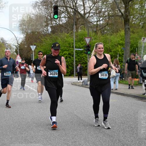 12.04.2026 - 45. Internationalen Wilhelmsburger Insellauf J. Mangold http://msf.ph/oto/9512071 12.04.2026 13:05:02 Ziel 3068, 5144, 5002, 5427, 4610, 5128, 5098, 5235, 5234, 5504, 2139, 3001, 2443, 5862, 5110, 4892, 5752, 3817, 5580, 2433, 5102, 5295, 3025, 3030, 5476, 4105, 3934, 5597, 5249, 5263, 5414, 4126, 3782, 3164, 4452, 4775, 5486, 4619 meine-sportfotos.de