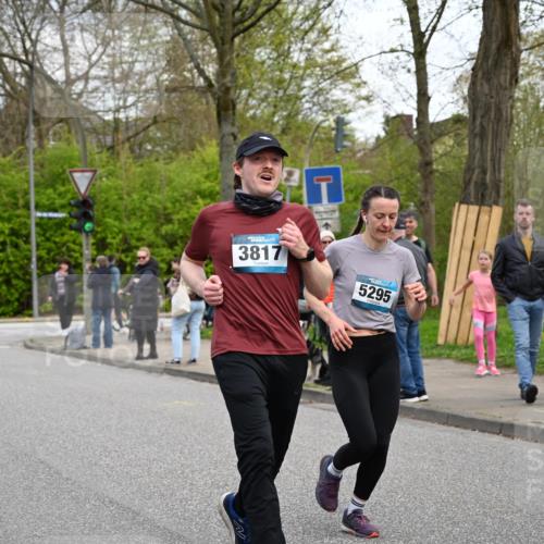 12.04.2026 - 45. Internationalen Wilhelmsburger Insellauf J. Mangold http://msf.ph/oto/9512107 12.04.2026 13:05:07 Ziel 5002, 5427, 4610, 5128, 5098, 5235, 5234, 5504, 2139, 3001, 2443, 5862, 5110, 4892, 5752, 3817, 5580, 2433, 5102, 5295, 3025, 3030, 5476, 4105, 3934, 5597, 5249, 5263, 5414, 4126, 3782, 3164, 4452, 4775, 5486, 4619, 3316, 4219 meine-sportfotos.de