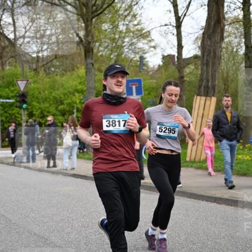 12.04.2026 - 45. Internationalen Wilhelmsburger Insellauf J. Mangold http://msf.ph/oto/9512108 12.04.2026 13:05:07 Ziel 5002, 5427, 4610, 5128, 5098, 5235, 5234, 5504, 2139, 3001, 2443, 5862, 5110, 4892, 5752, 3817, 5580, 2433, 5102, 5295, 3025, 3030, 5476, 4105, 3934, 5597, 5249, 5263, 5414, 4126, 3782, 3164, 4452, 4775, 5486, 4619, 3316, 4219 meine-sportfotos.de
