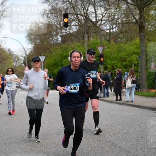 12.04.2026 - 45. Internationalen Wilhelmsburger Insellauf J. Mangold http://msf.ph/oto/9512123 12.04.2026 13:05:09 Ziel 4610, 5128, 5098, 5235, 5234, 5504, 2139, 3001, 2443, 5862, 5110, 4892, 5752, 3817, 5580, 2433, 5102, 5295, 3025, 3030, 5476, 4105, 3934, 5597, 5249, 5263, 5414, 4126, 3782, 3164, 3782, 3164, 4452, 4775, 5486, 4619, 3316, 4219, 5848 meine-sportfotos.de