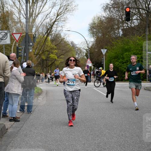 12.04.2026 - 45. Internationalen Wilhelmsburger Insellauf J. Mangold http://msf.ph/oto/9512134 12.04.2026 13:05:11 Ziel 5128, 5098, 5235, 5234, 5504, 2139, 3001, 2443, 5862, 5110, 4892, 5752, 3817, 5580, 2433, 5102, 5295, 3025, 3030, 5476, 4105, 3934, 3934, 5597, 5249, 5263, 5414, 4126, 3782, 3164, 4452, 4775, 4775, 5486, 4619, 3316, 4219, 5848 meine-sportfotos.de