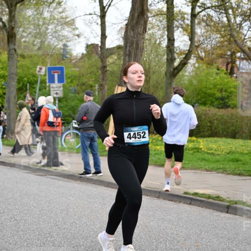 12.04.2026 - 45. Internationalen Wilhelmsburger Insellauf J. Mangold http://msf.ph/oto/9512190 12.04.2026 13:05:20 Ziel 5752, 3817, 5580, 2433, 5102, 5295, 3025, 3030, 5476, 4105, 3934, 5597, 5249, 5263, 5414, 4126, 4126, 3782, 3164, 4452, 4775, 5486, 4619, 3316, 4219, 5848, 5848, 2922, 3032 meine-sportfotos.de