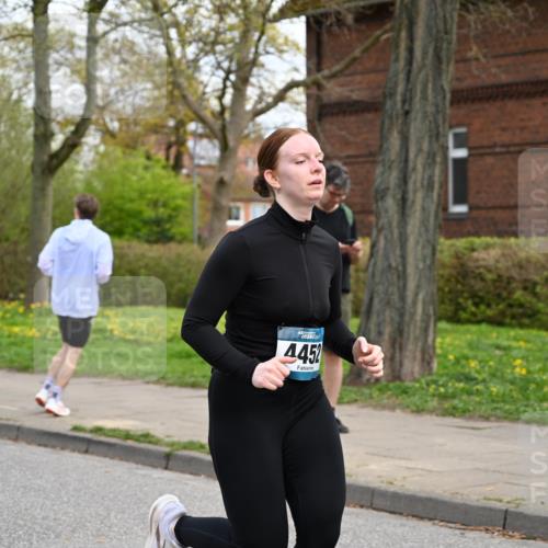 12.04.2026 - 45. Internationalen Wilhelmsburger Insellauf J. Mangold http://msf.ph/oto/9512197 12.04.2026 13:05:20 Ziel 5752, 3817, 5580, 2433, 5102, 5295, 3025, 3030, 5476, 4105, 3934, 5597, 5249, 5263, 5414, 4126, 4126, 3782, 3164, 4452, 4775, 5486, 4619, 3316, 4219, 5848, 5848, 2922, 3032 meine-sportfotos.de